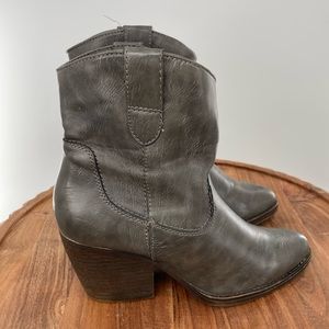 Madden Girl Ramz Ankle Bootie Boots Women size 6.5